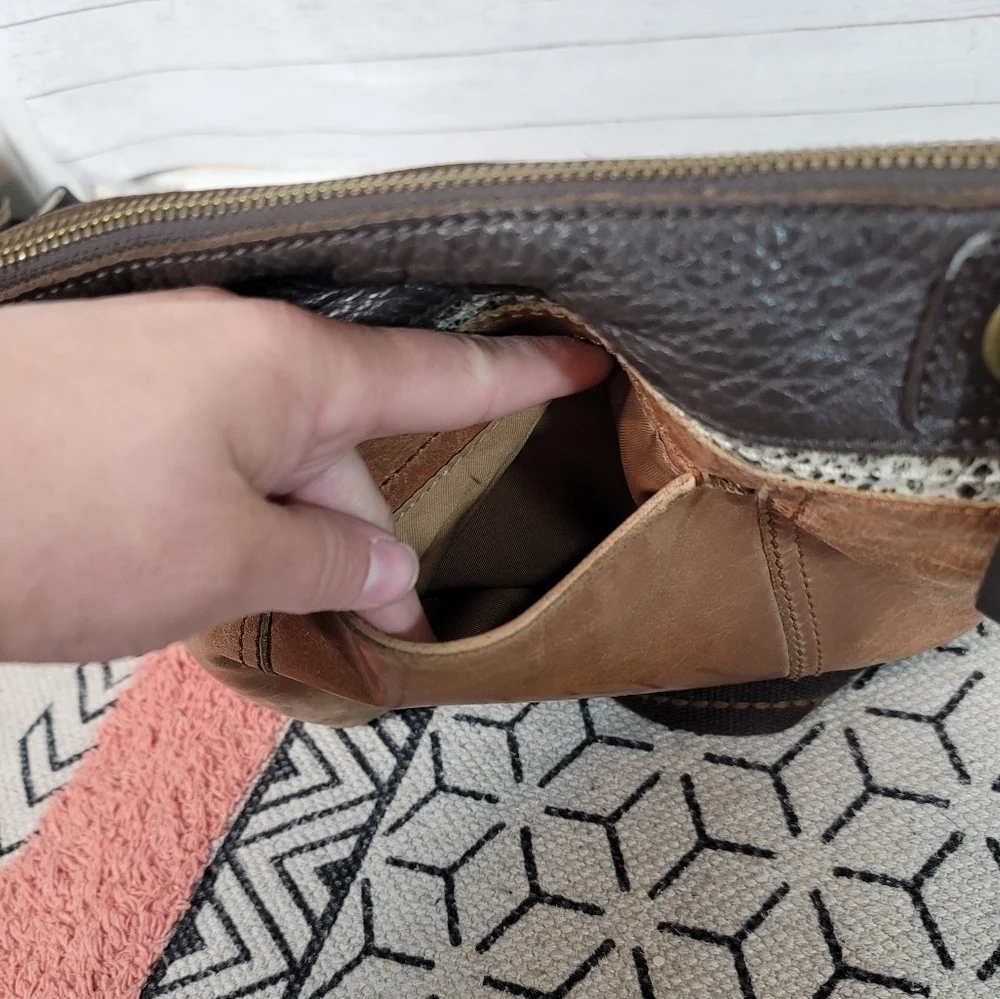 THE SAK KENDRA CROSSBODY IN CAMEL TAN LEATHER
